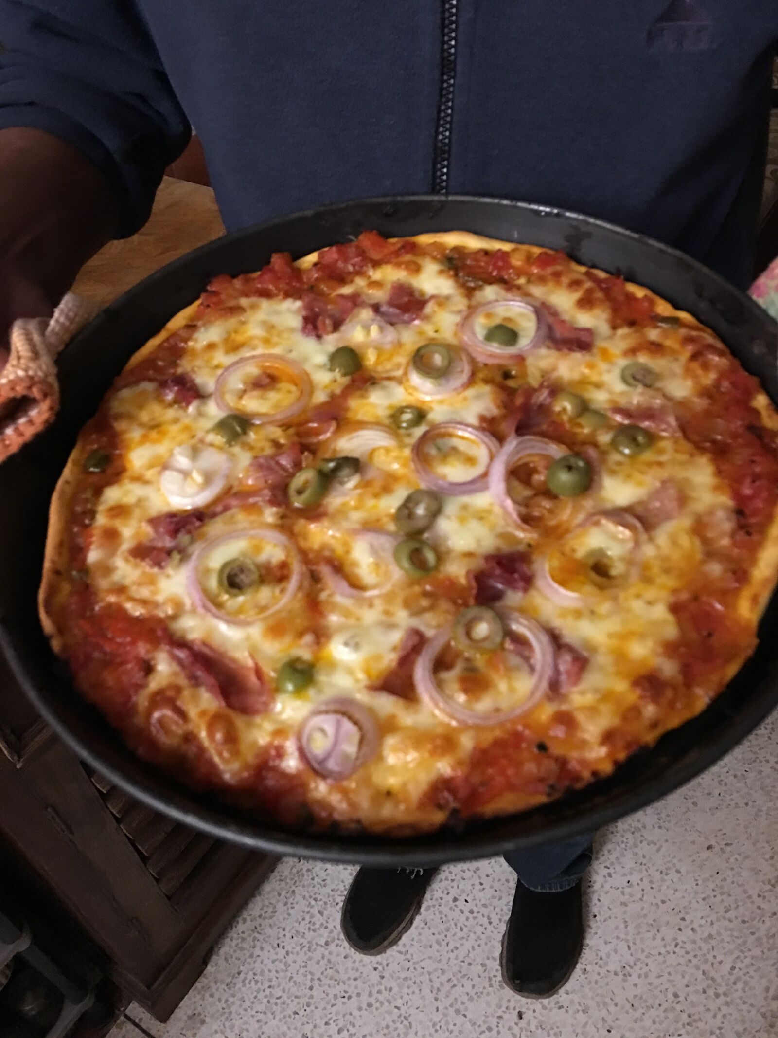 iPhone 6s Plus back camera 4.15mm f/2.2 sample photo. Pizza, food, italian photography