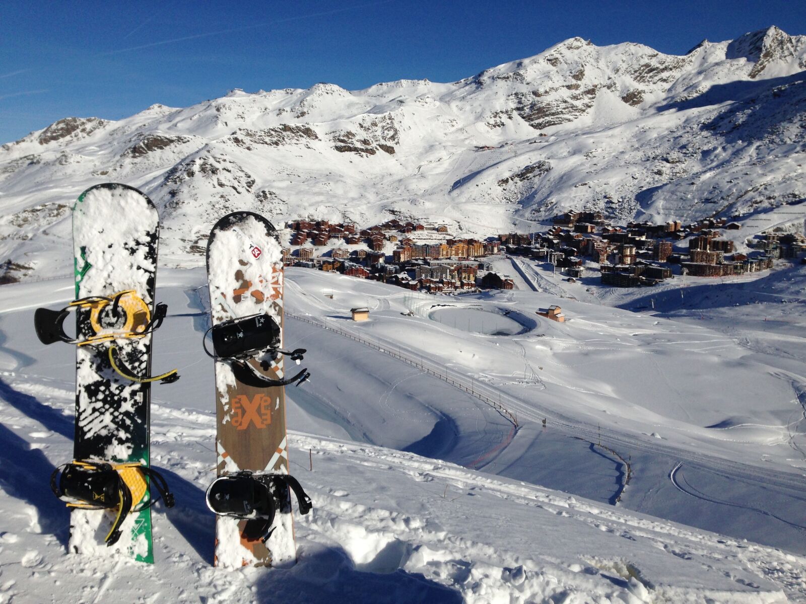 iPhone 5 back camera 4.12mm f/2.4 sample photo. Snow, mountain, snow board photography