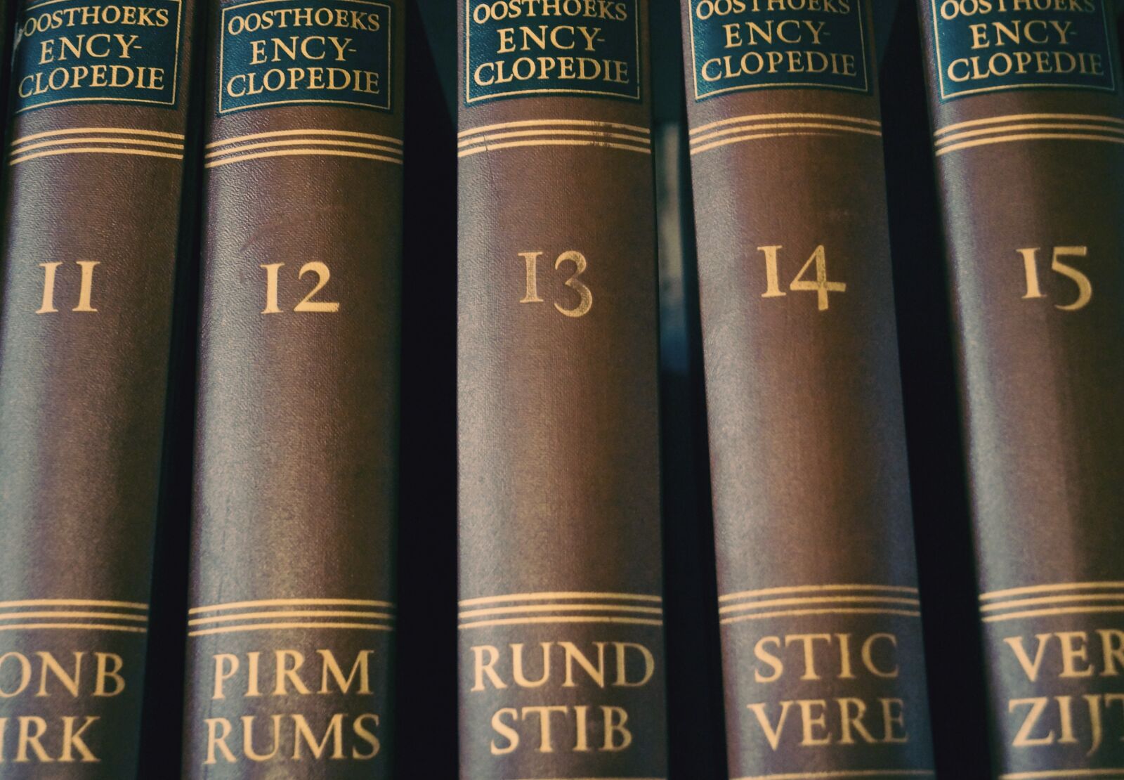 Sony SLT-A58 sample photo. Books, pay, numbers photography