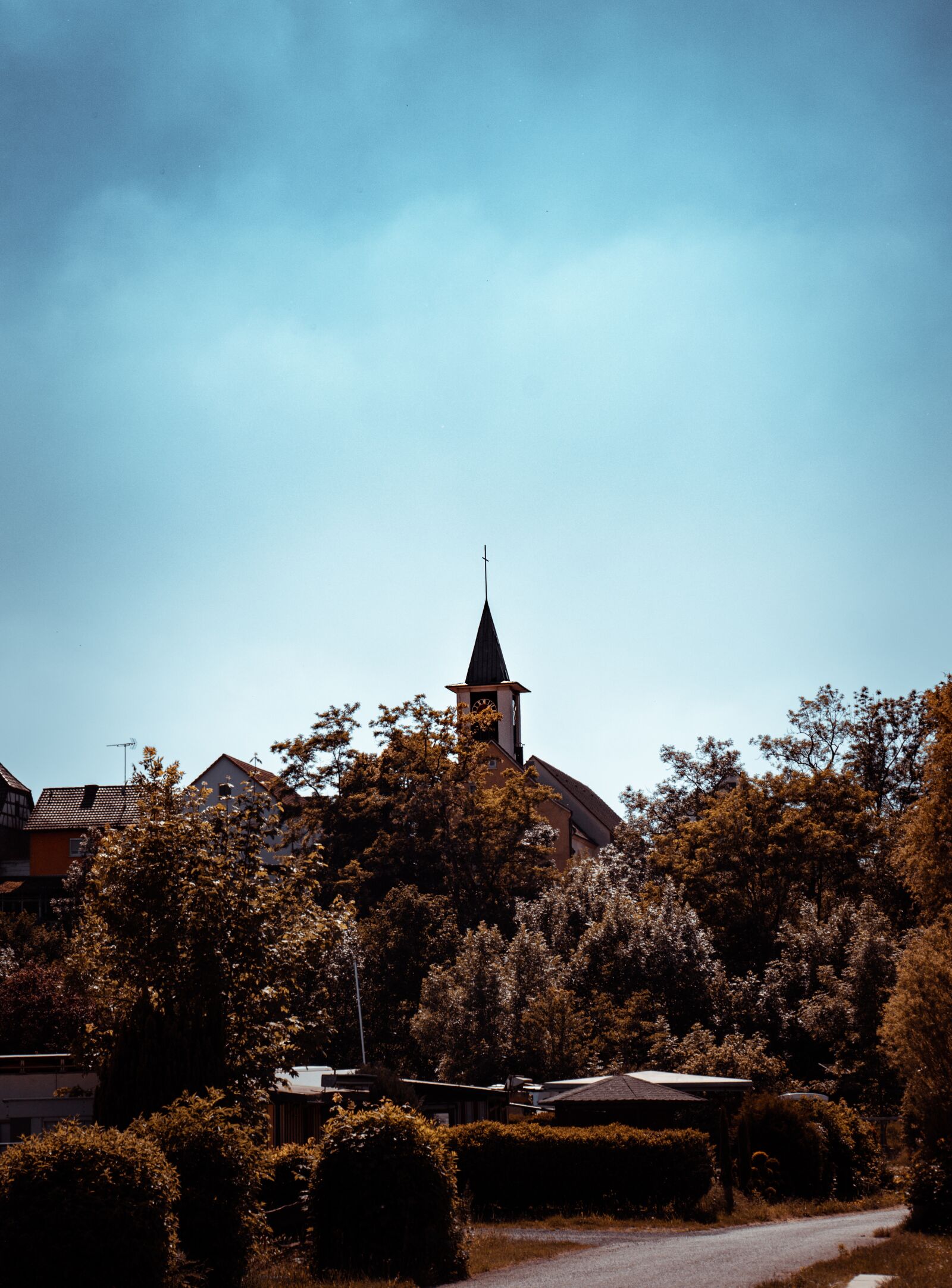 Sony a7 II + Sony FE 28-70mm F3.5-5.6 OSS sample photo. Church, landscape, photography photography
