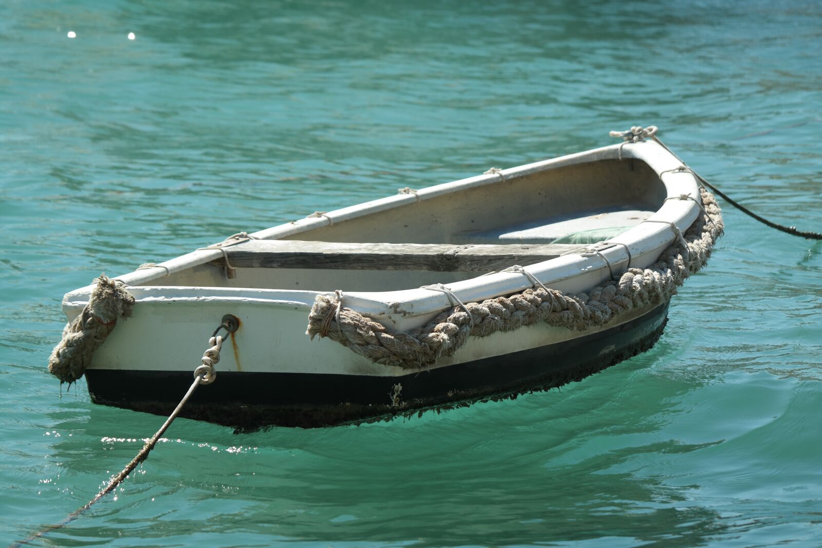 Samsung NX30 + NX 50-200mm F4-5.6 sample photo. Fish boat, port, water photography