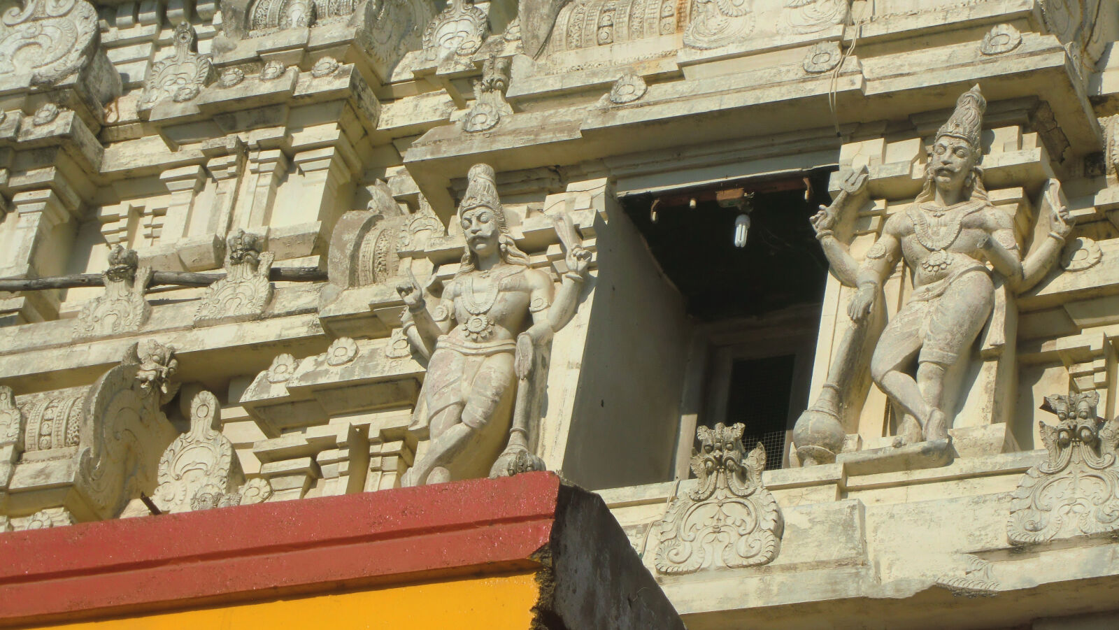 CASIO EX-Z2000 sample photo. Indian, god, indian, temple photography