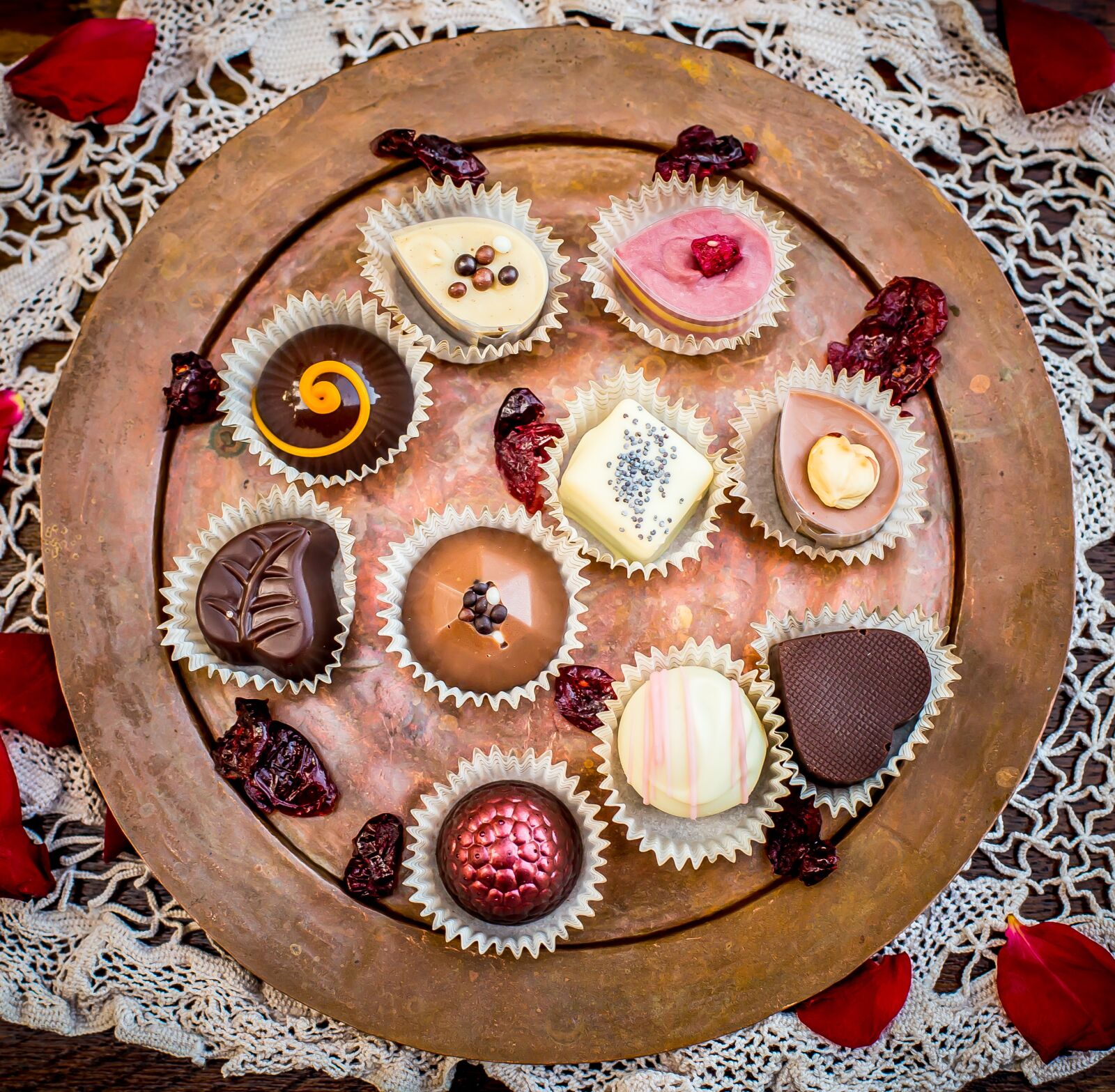 Canon EOS 6D + Canon EF 50mm F1.4 USM sample photo. Chocolate, gift, chocolates photography