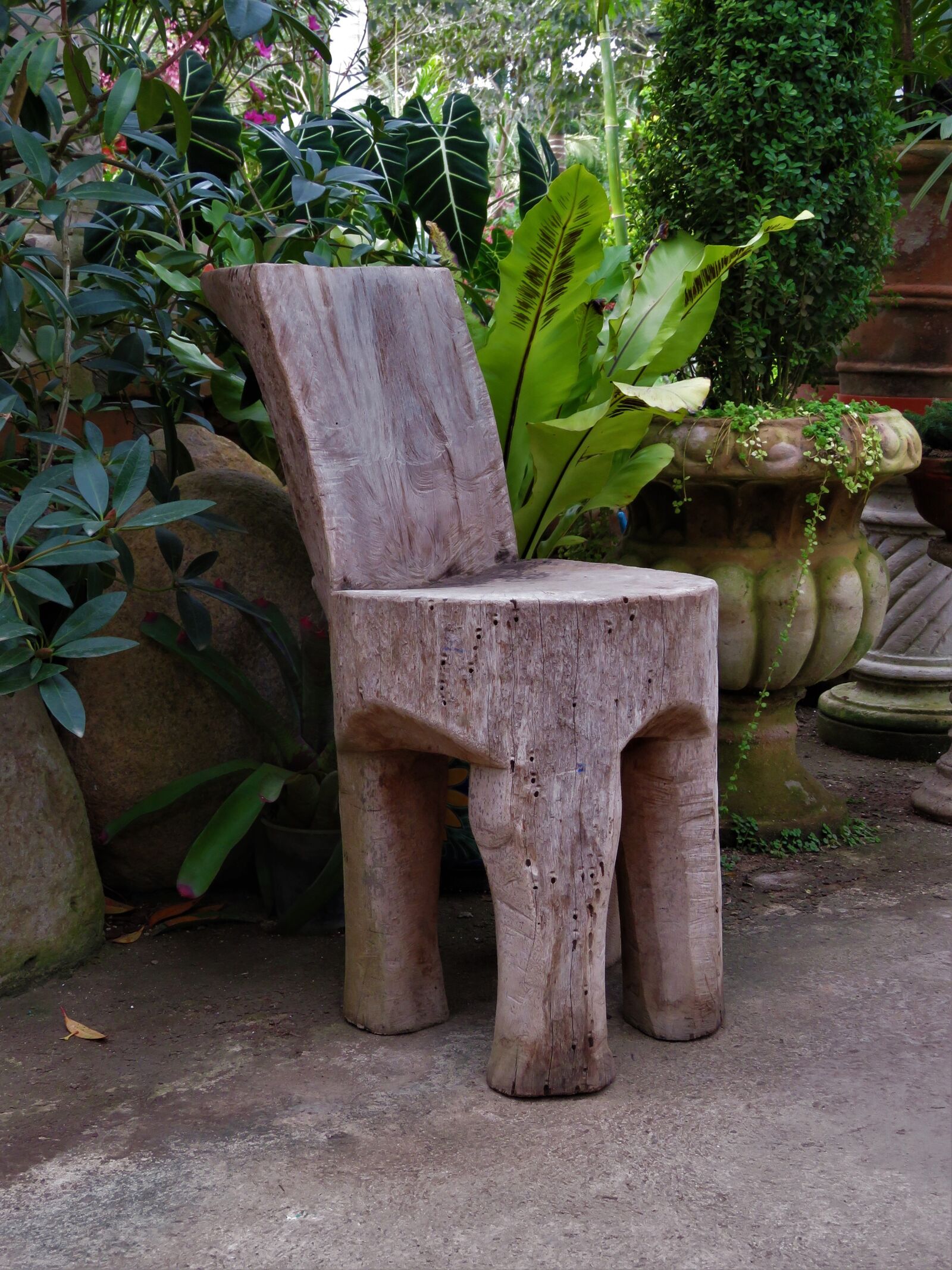 Canon PowerShot SX60 HS sample photo. Wooden chair, carved chair photography