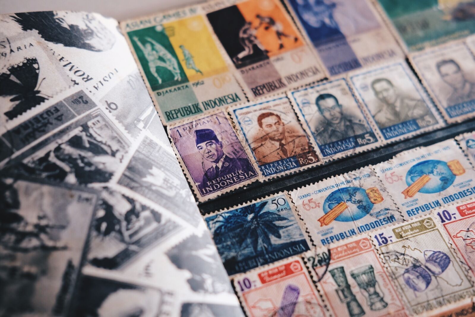 Fujifilm X-T10 sample photo. Antiques, indonesia, philatelist, philately photography