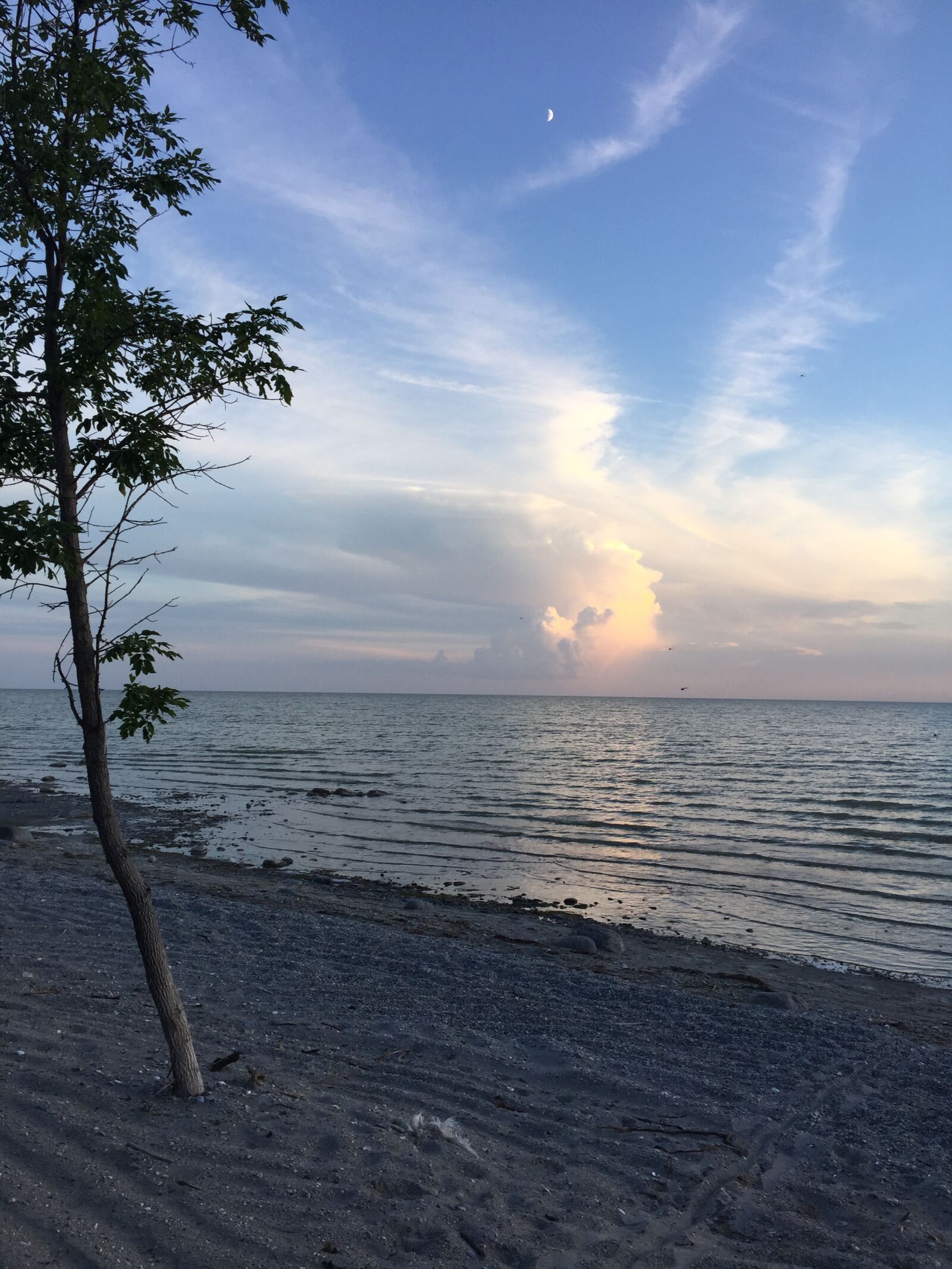 iPhone 6 Plus back camera 4.15mm f/2.2 sample photo. Clouds, sunset, lake photography