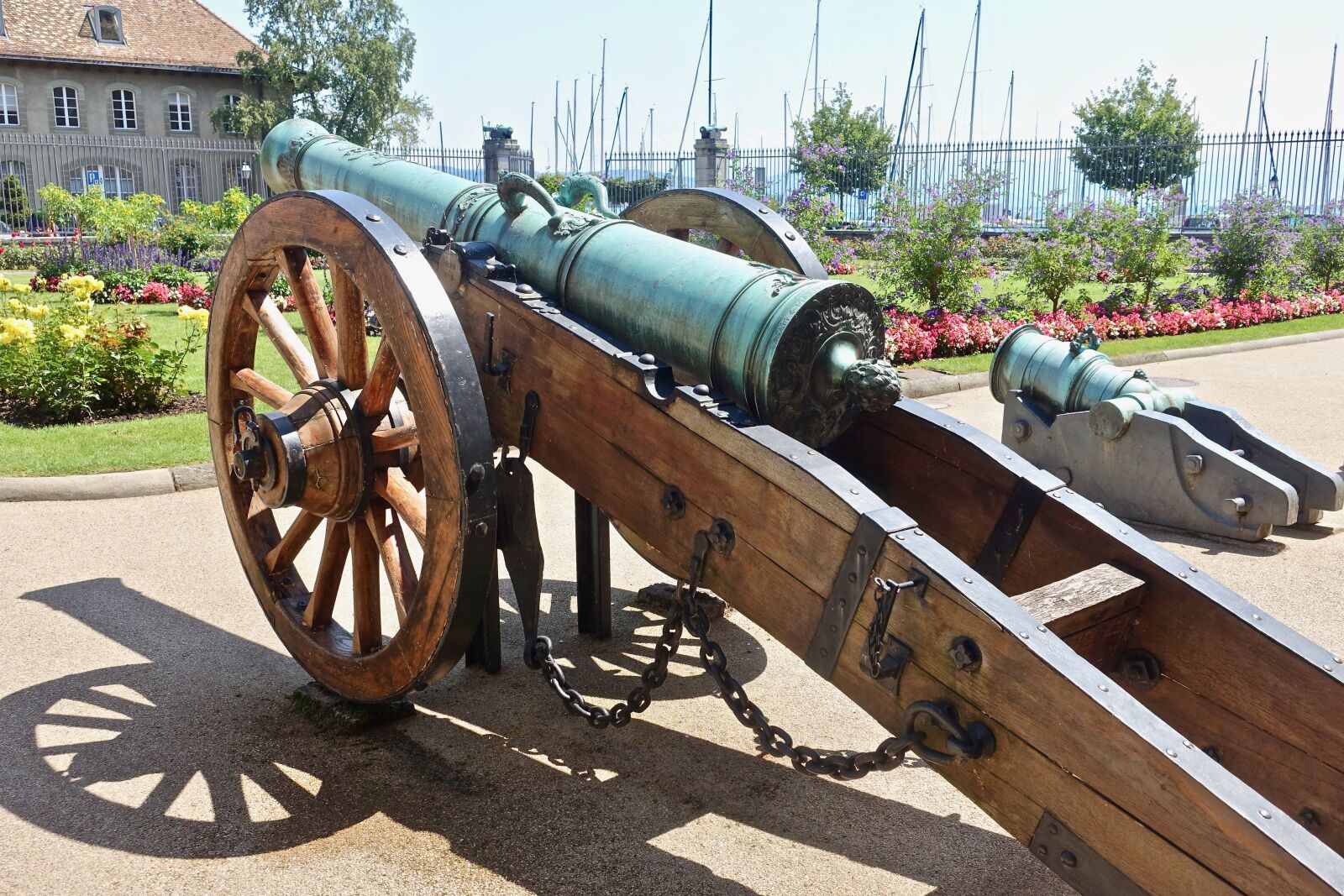 Sony Cyber-shot DSC-RX100 III sample photo. Cannon, wheel, old photography