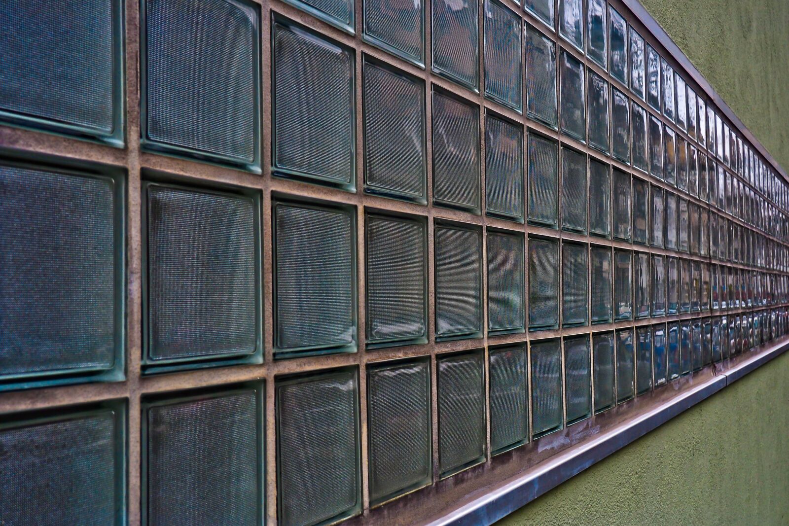 Olympus OM-D E-M10 sample photo. Architecture, glass blocks, building photography
