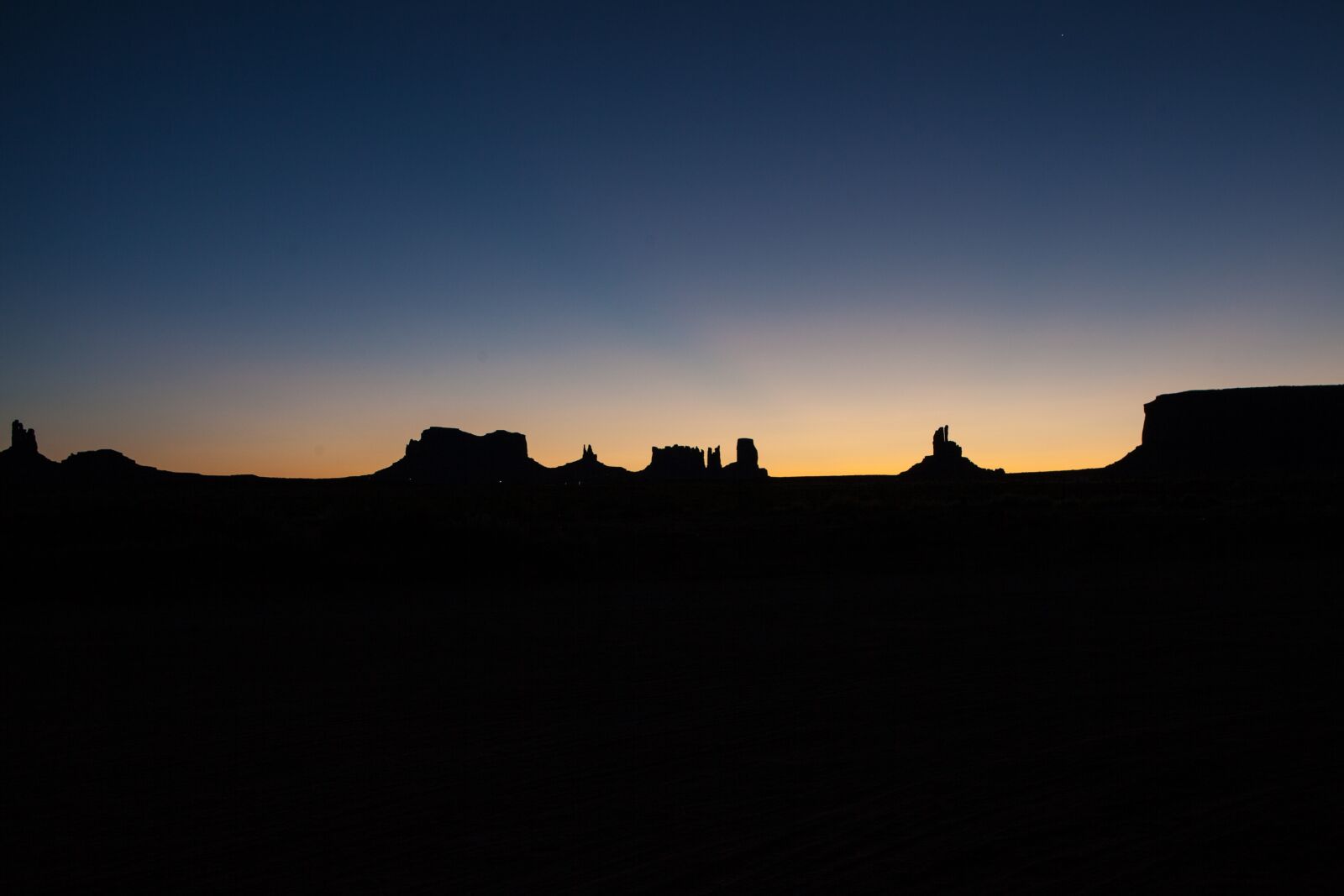 Canon EOS 5D Mark II sample photo. Sunset, silhouette, dawn photography