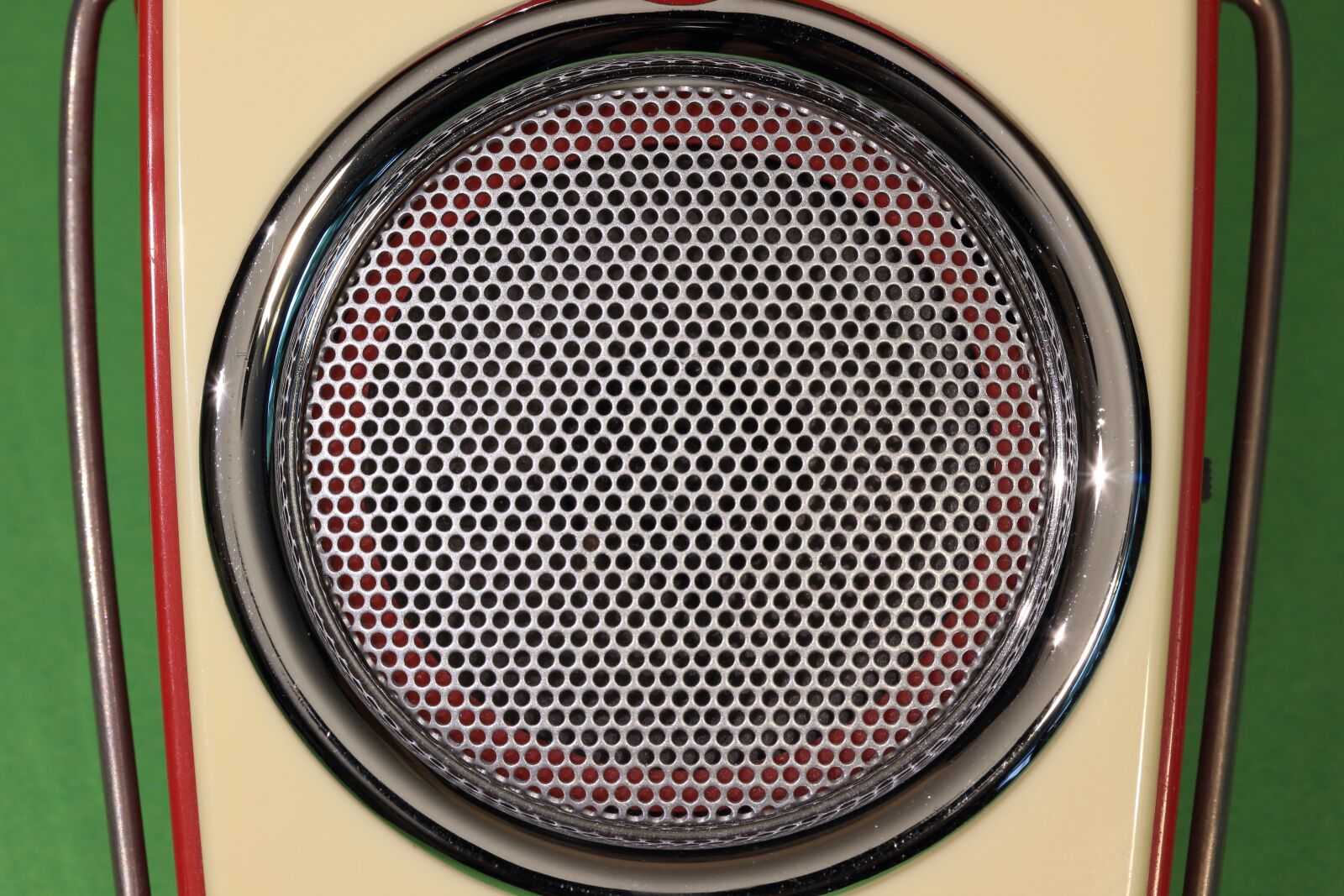 Canon EOS 550D (EOS Rebel T2i / EOS Kiss X4) sample photo. Transistor, radio, receiver photography
