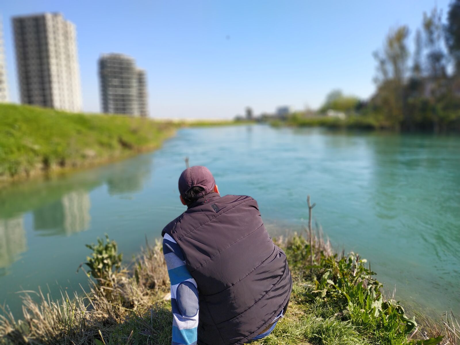Xiaomi Redmi Note 6 Pro sample photo. Fish, man, water photography
