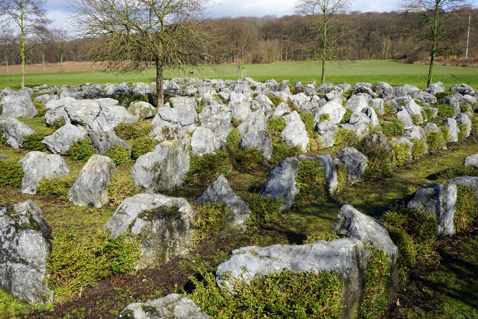 Sony a7 II + Sony FE 28-70mm F3.5-5.6 OSS sample photo. Labyrinth, stone labyrinth, away photography