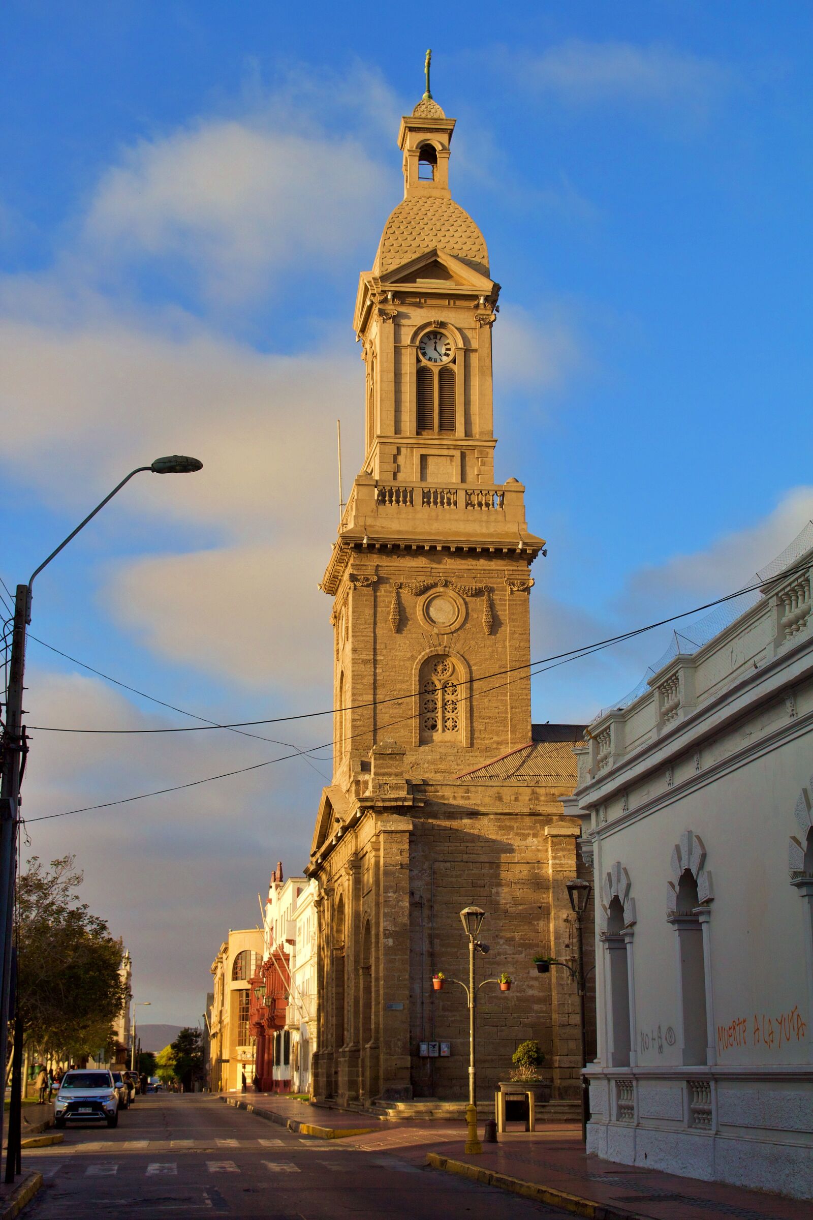 Canon EOS 600D (Rebel EOS T3i / EOS Kiss X5) sample photo. Chile, la serena, city photography