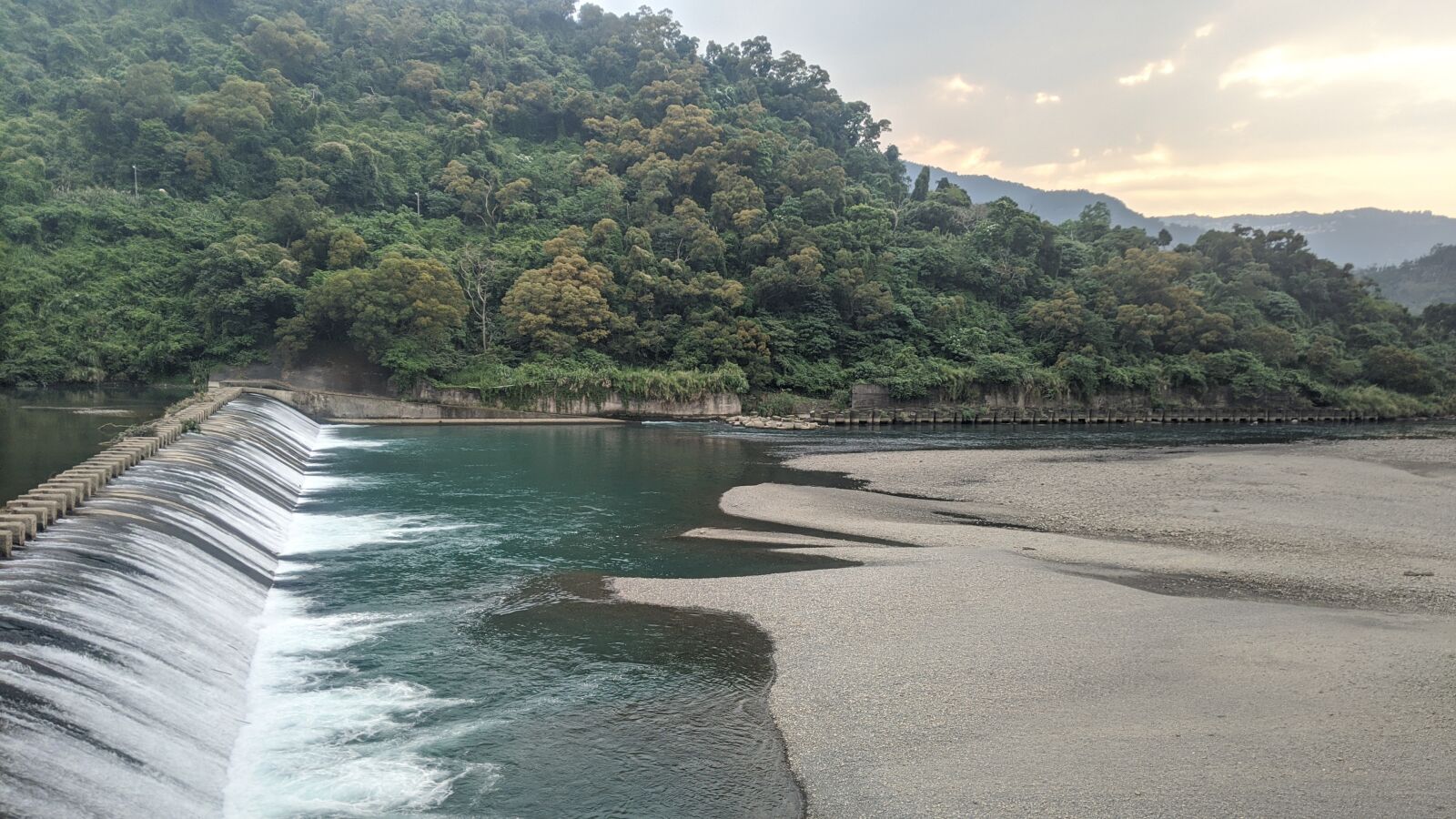 Google Pixel 3 sample photo. Landscape, dam, water photography