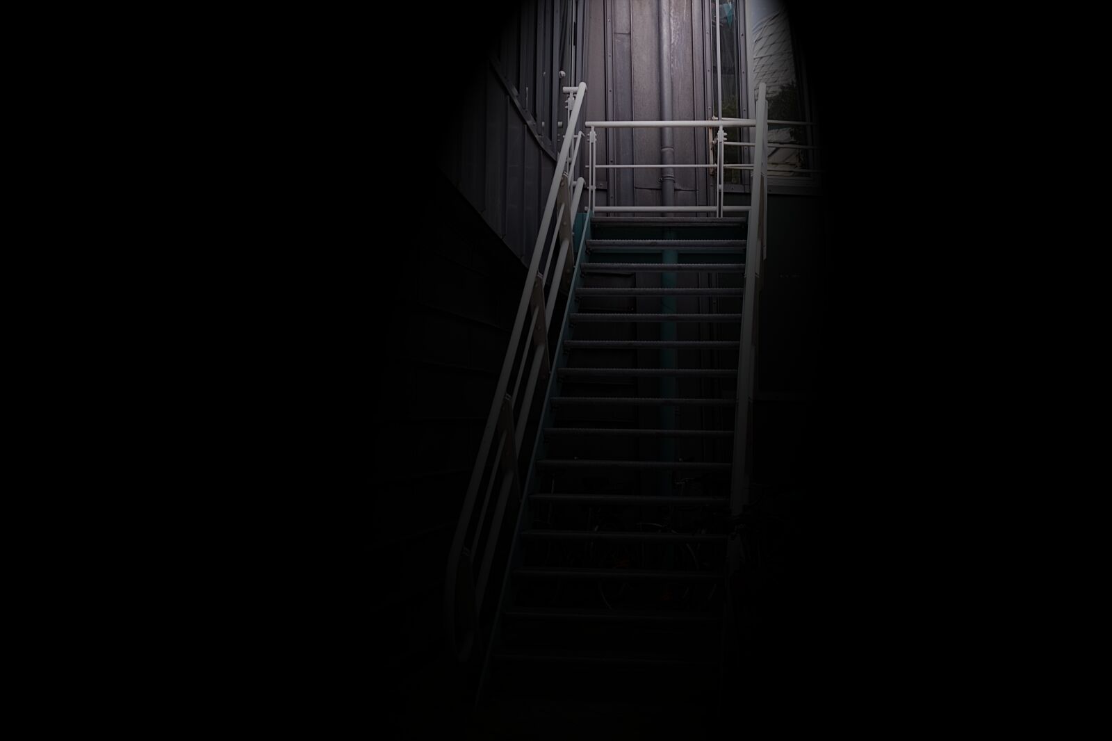 Canon EOS 1300D (EOS Rebel T6 / EOS Kiss X80) sample photo. Stairs, light, shining photography