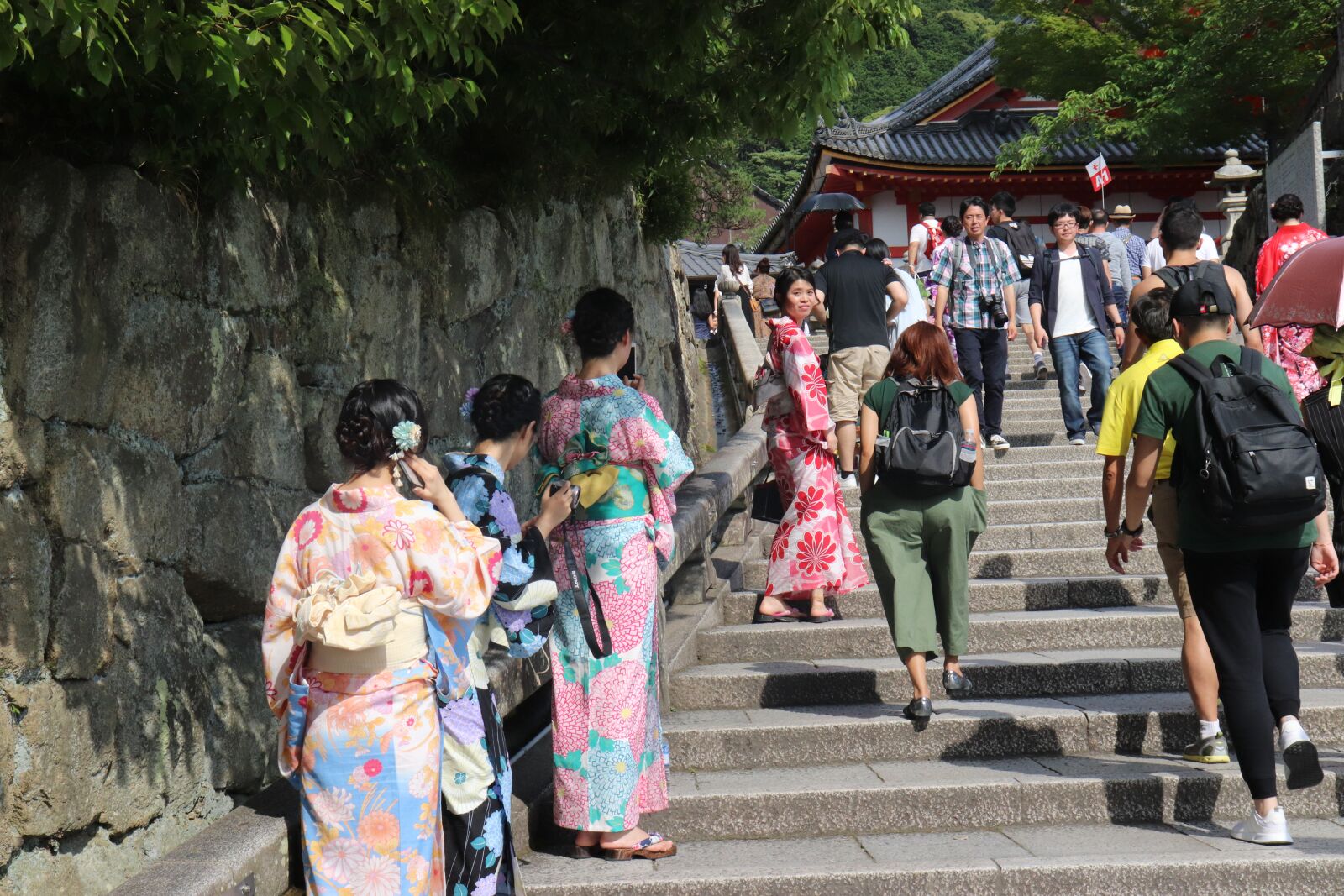 Canon EF-S 18-55mm F4-5.6 IS STM sample photo. Japan, kimono, kyoto photography