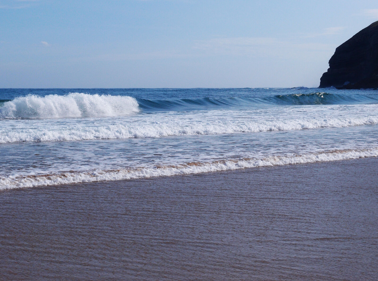 Olympus XZ-1 sample photo. White, blue, ocean, wave photography