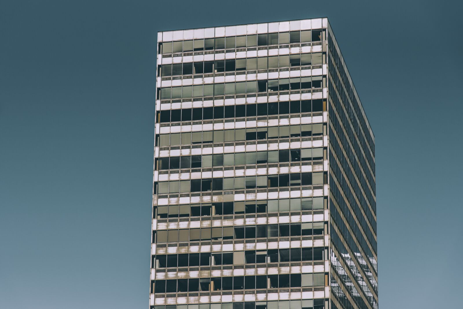 Nikon D750 sample photo. Architecture, building, glass photography