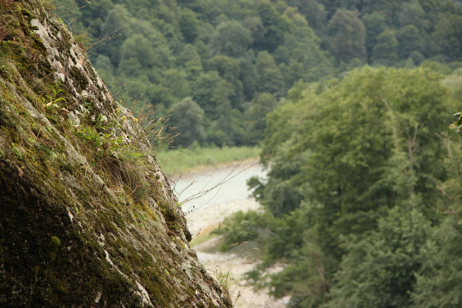 Canon EOS 550D (EOS Rebel T2i / EOS Kiss X4) sample photo. Mountains, river, nature photography
