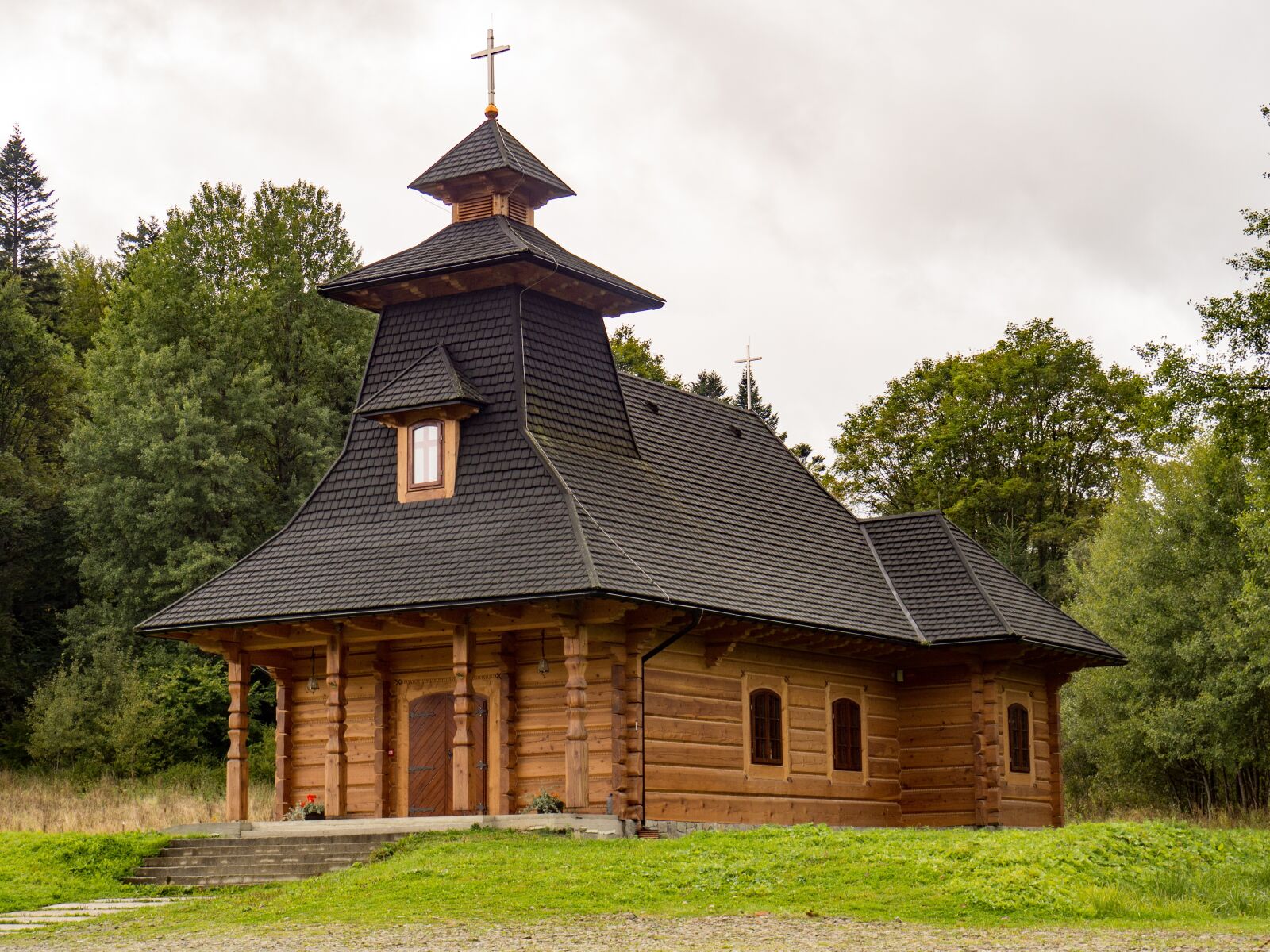 Olympus OM-D E-M10 III sample photo. Wooden, church, bieszczady photography