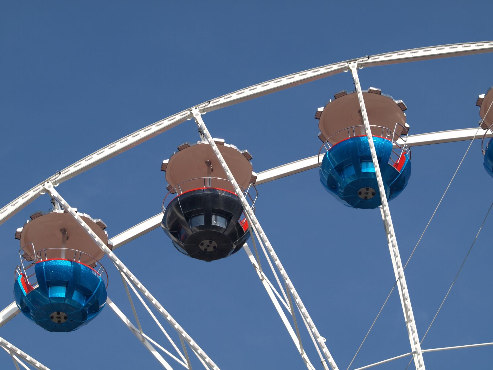 Olympus E-510 (EVOLT E-510) sample photo. Ferris wheel, fair, folk photography