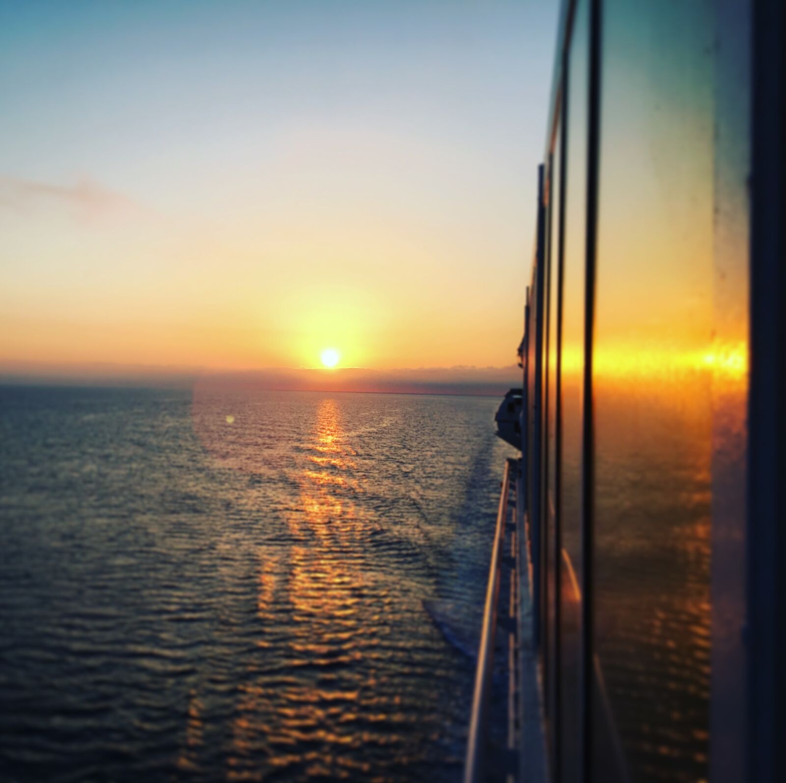 Apple iPhone 6s sample photo. Sea, horizon, distant photography