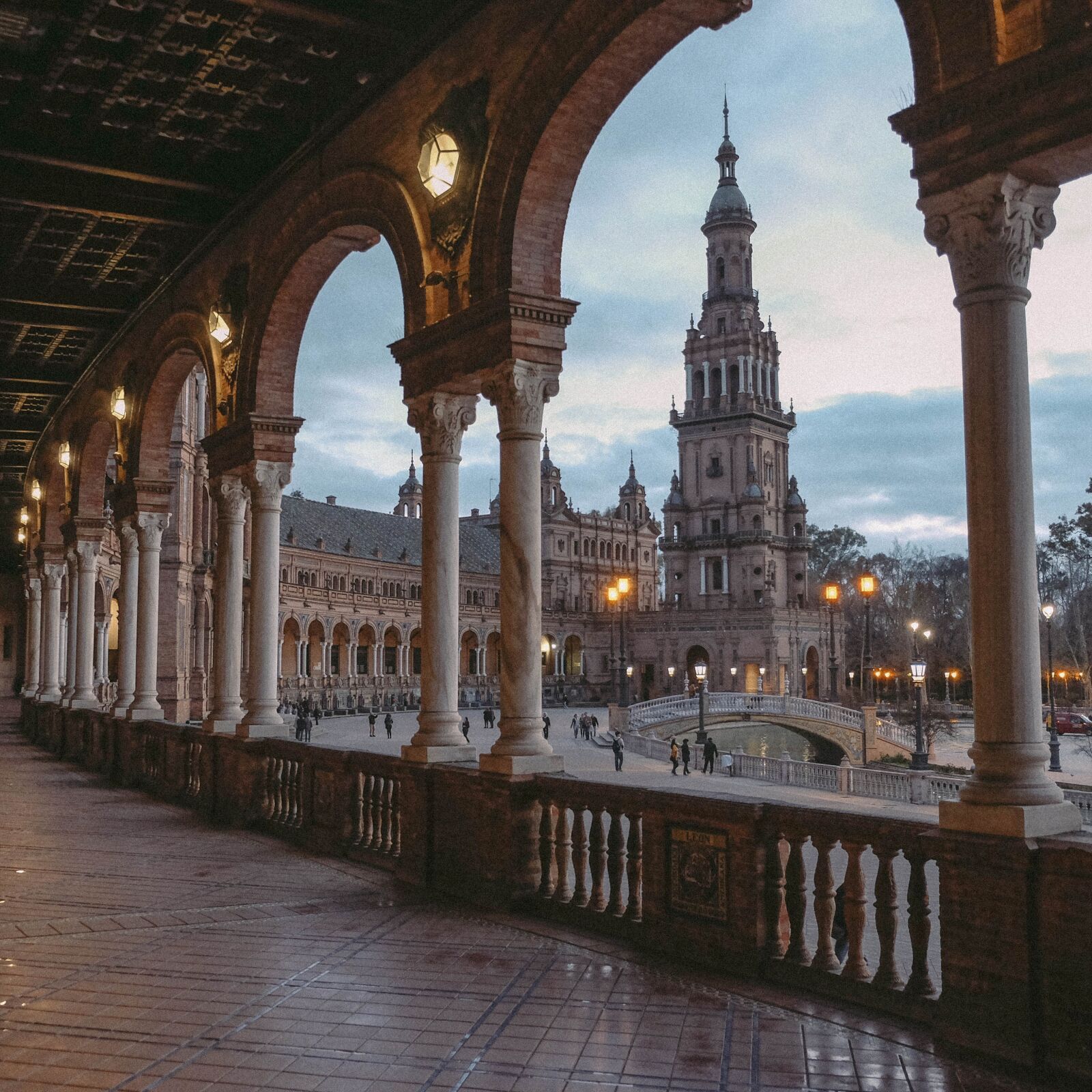 Fujifilm X-T10 sample photo. Plaza of spain, spain photography