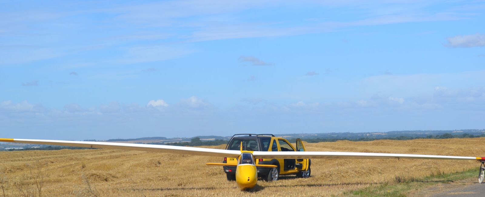 Nikon D3100 sample photo. Glider, sailplane, airfield photography