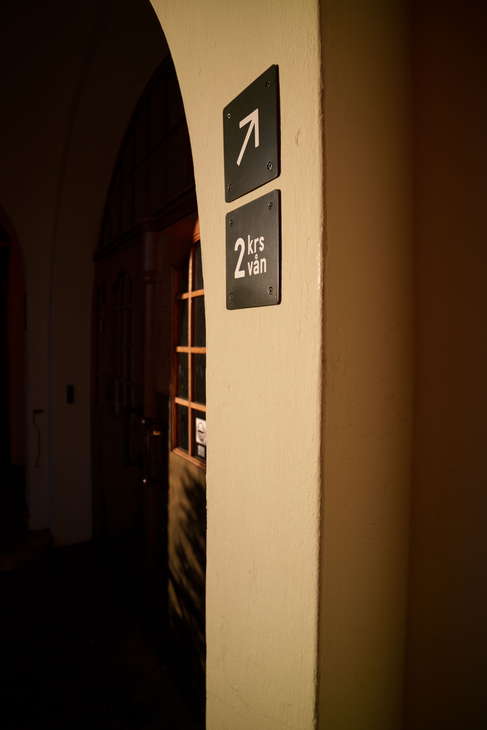 Samyang Remaster Slim 21mm F3.5 sample photo. Corner sign photography