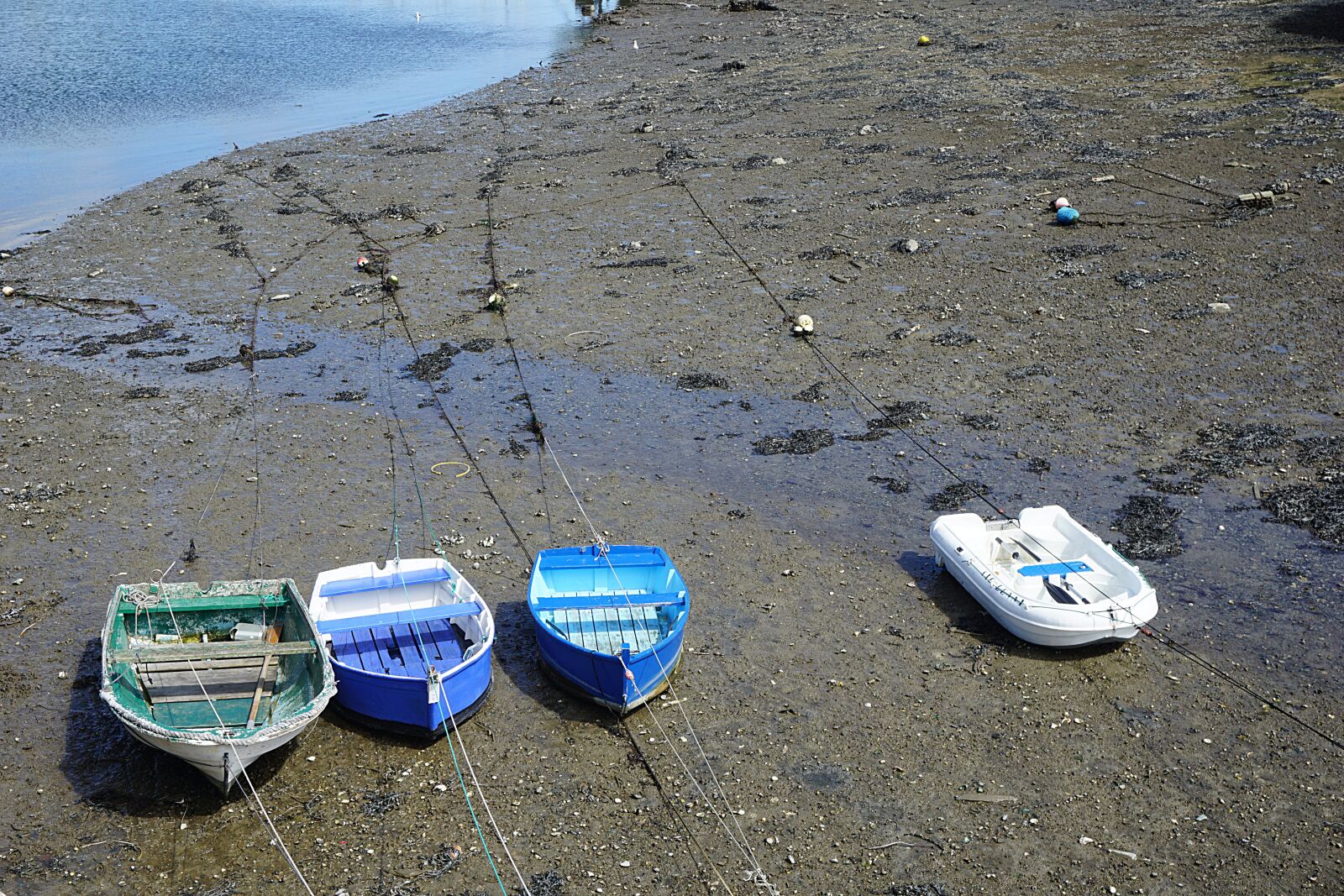 Sony a6000 sample photo. Boats, beach, sand photography