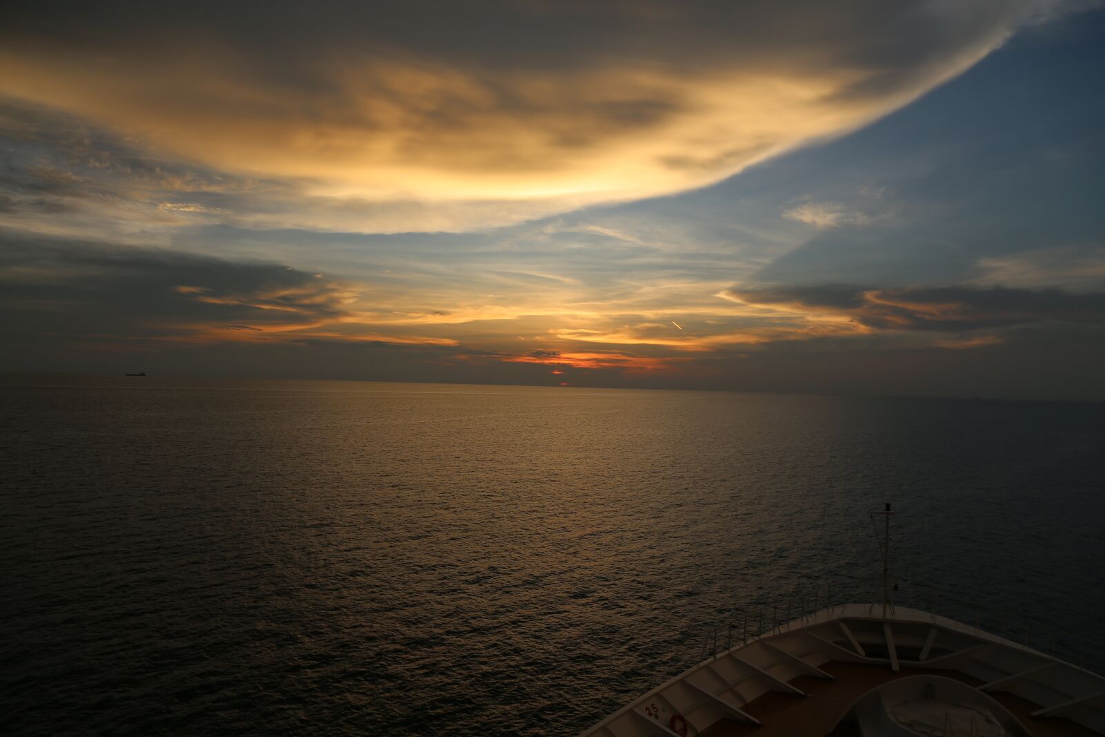 Canon EF 24-105mm F4L IS USM sample photo. Sunset, ship, sea photography