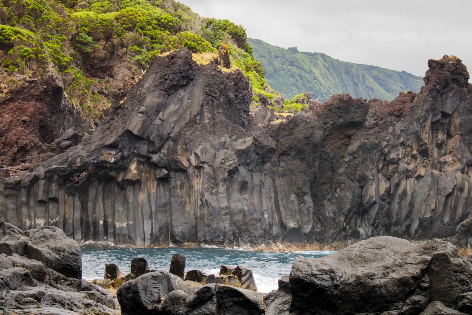 Canon EOS 750D (EOS Rebel T6i / EOS Kiss X8i) sample photo. Nature, landscape, natural swimming photography