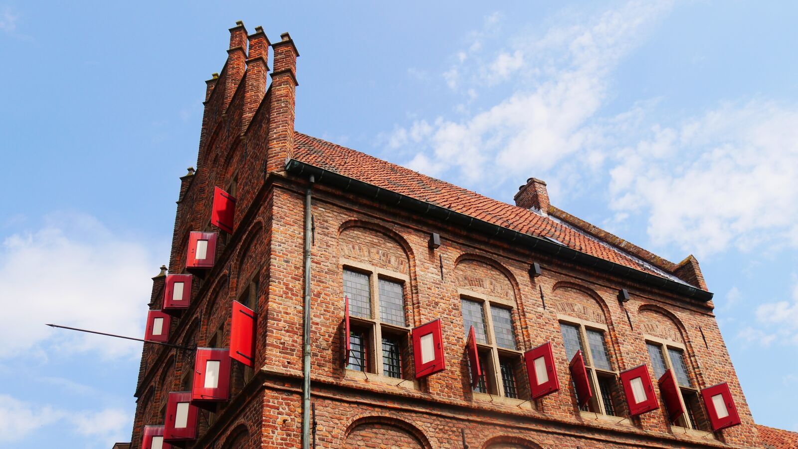 Panasonic Lumix DMC-G85 (Lumix DMC-G80) sample photo. Stepped gable, netherlands, an photography