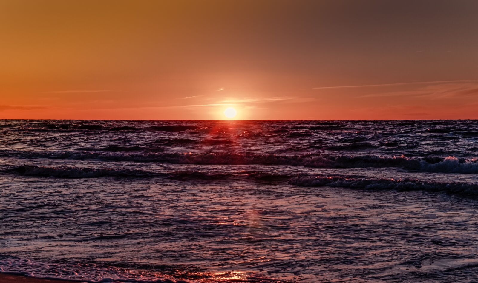 Pentax K-S2 + Sigma 17-50mm F2.8 EX DC HSM sample photo. Sunset, sea, red sky photography