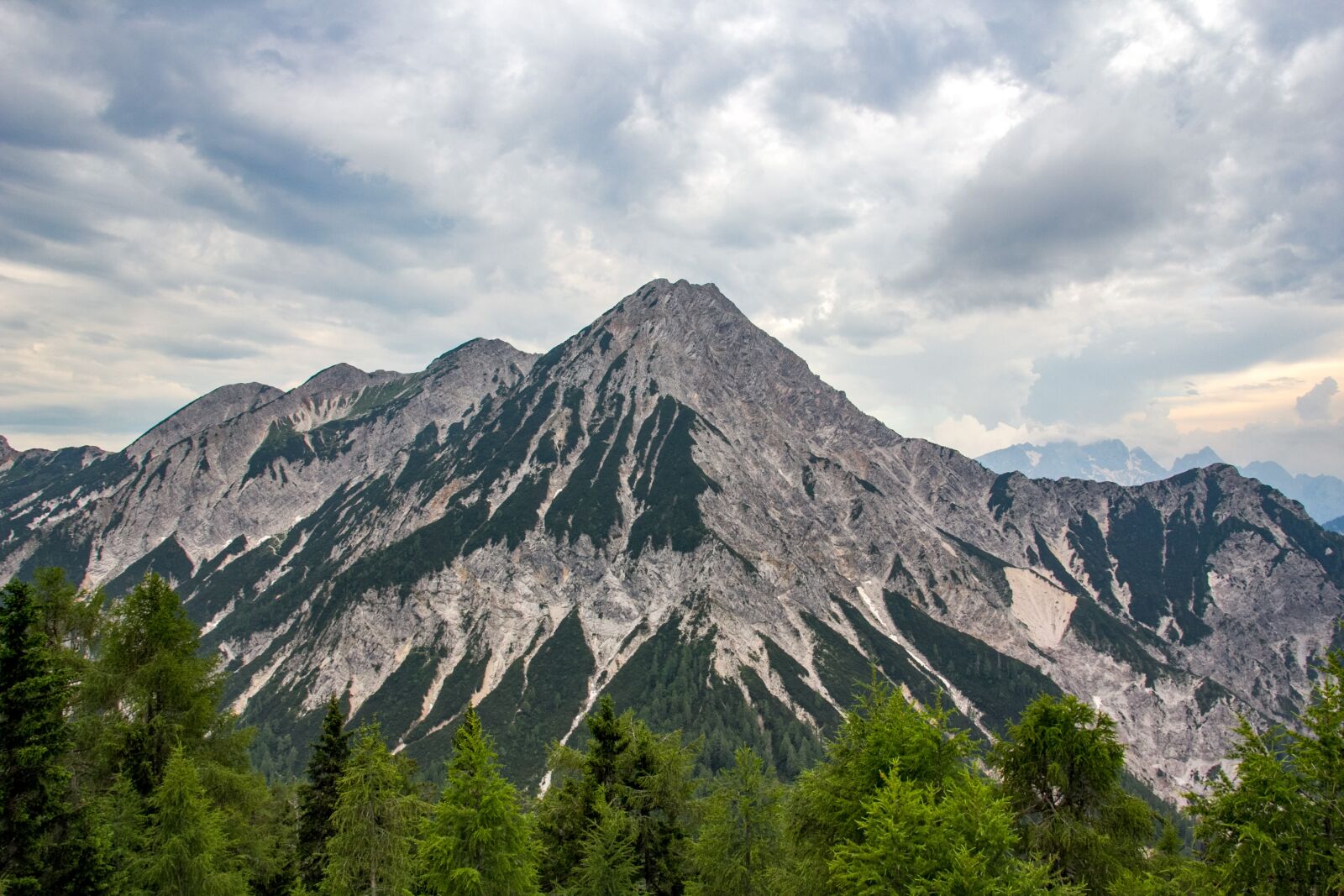 Canon EOS 60D sample photo. Mountain, mittagskogel, villach photography