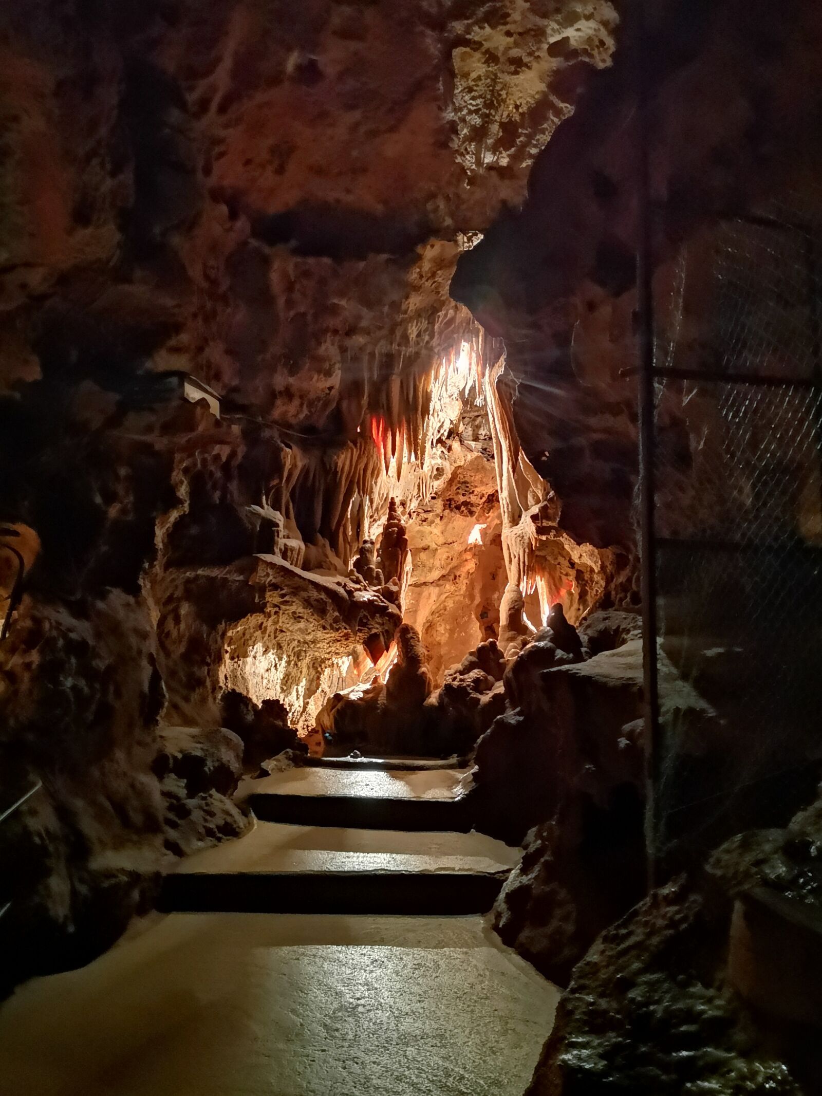 HUAWEI P20 sample photo. Cave, stalacmite, bridesmaids photography
