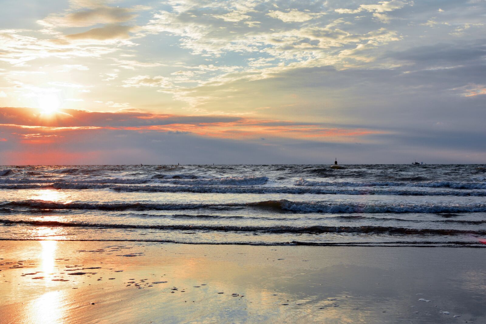 Nikon D5200 sample photo. Sunset, body of water photography