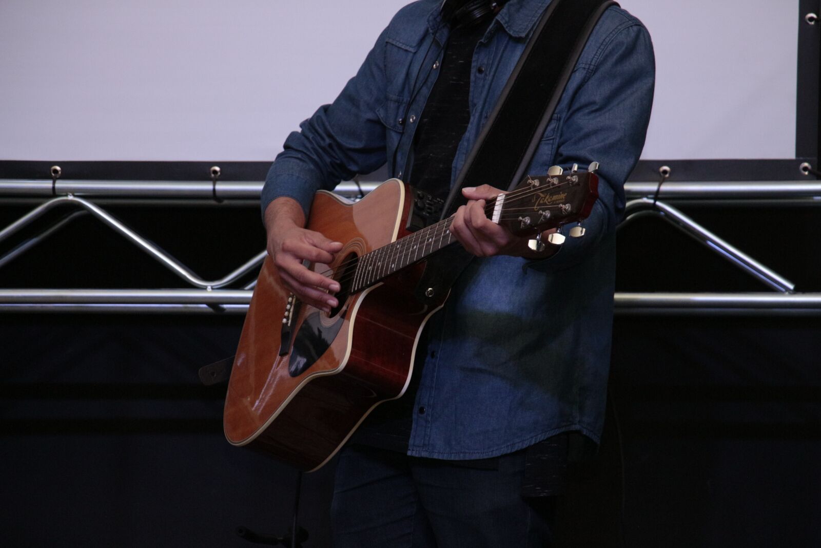 Canon EOS 700D (EOS Rebel T5i / EOS Kiss X7i) sample photo. Musician, guitar, singer photography