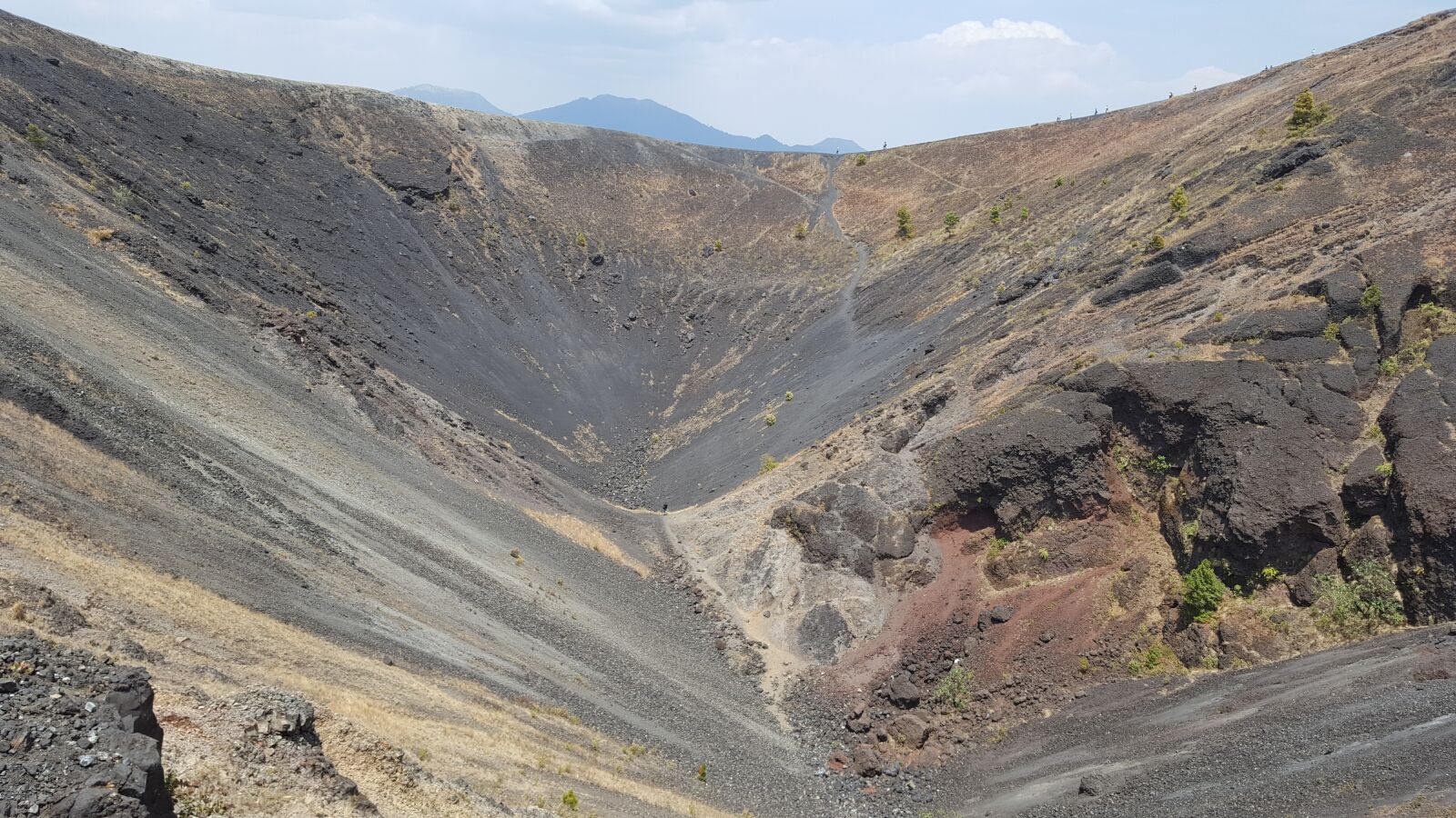 Samsung GALAXY S6 edge sample photo. The crater of the photography