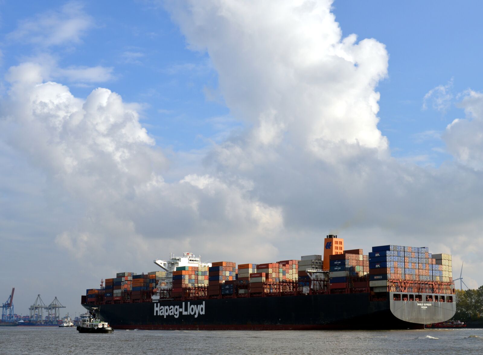 Nikon D3200 sample photo. Ship, frachtschiff, container photography