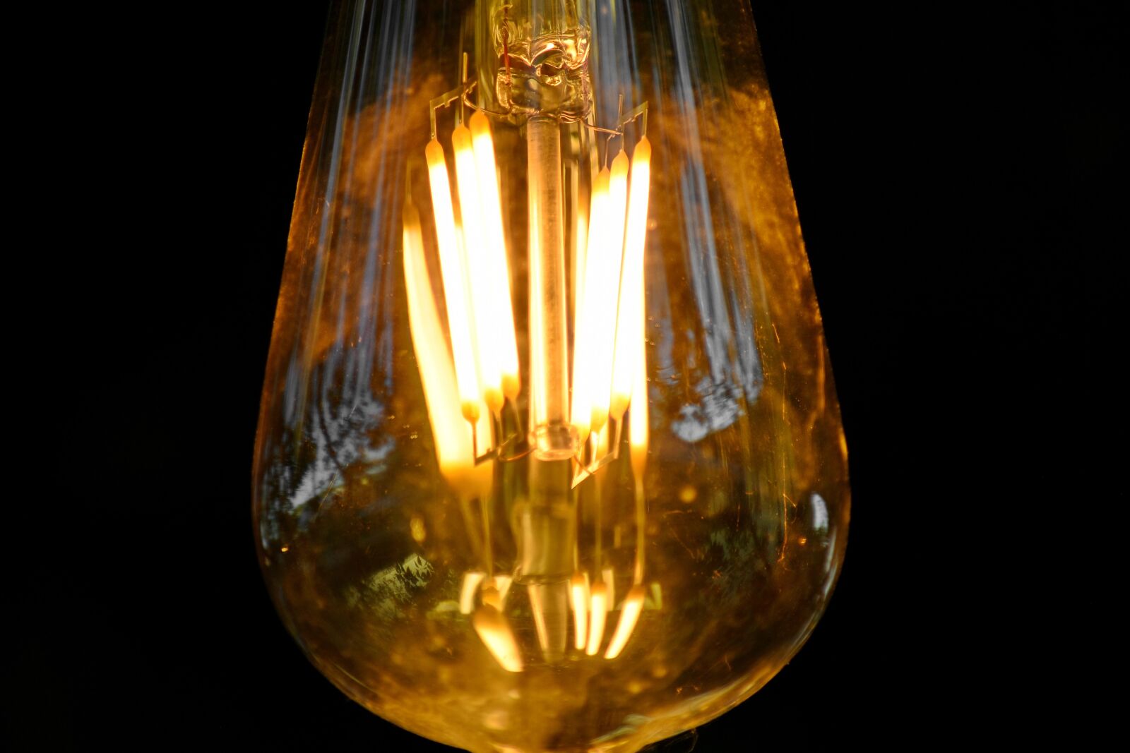 Nikon D5500 sample photo. Wire, light bulb, dark photography