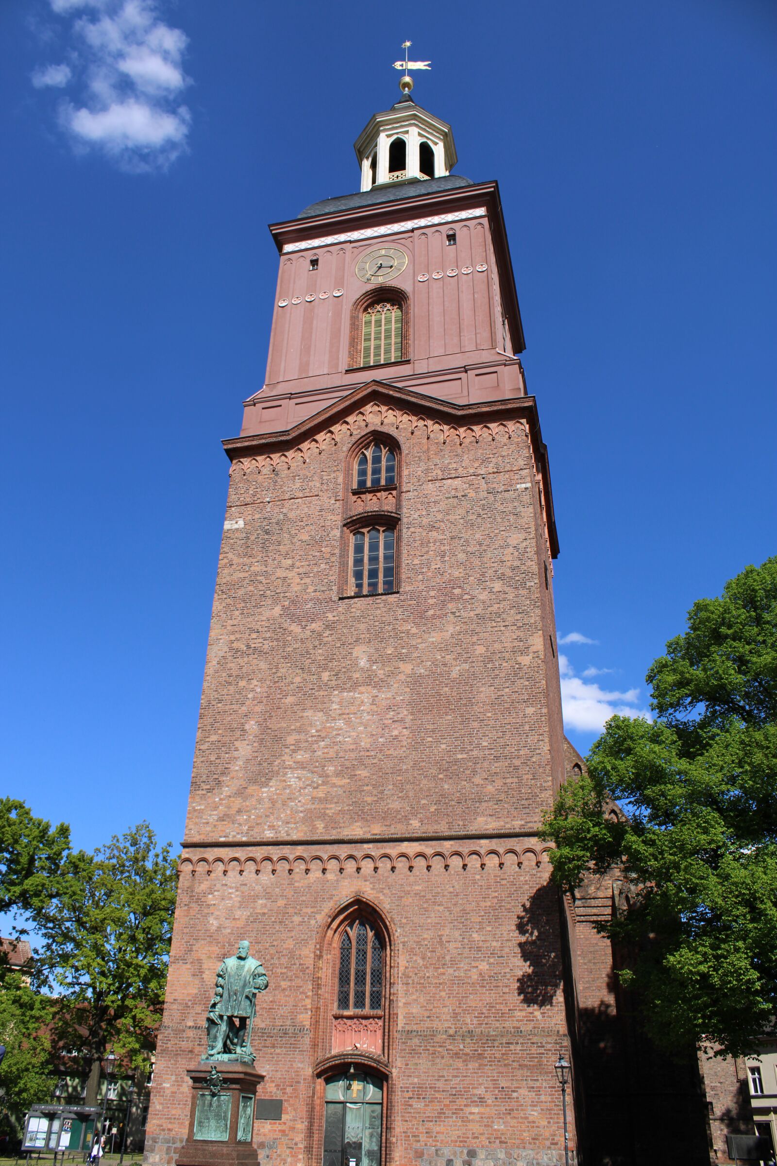 Canon EOS 2000D (EOS Rebel T7 / EOS Kiss X90 / EOS 1500D) sample photo. Nikolai, church, historic center photography