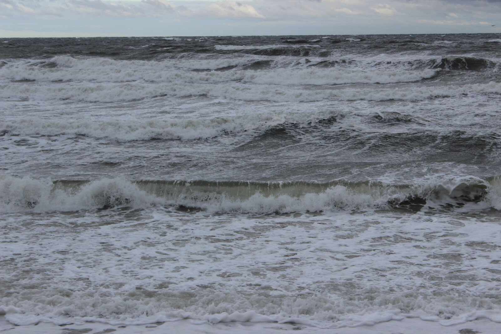 Canon EOS 600D (Rebel EOS T3i / EOS Kiss X5) sample photo. Sea, wave, forward photography