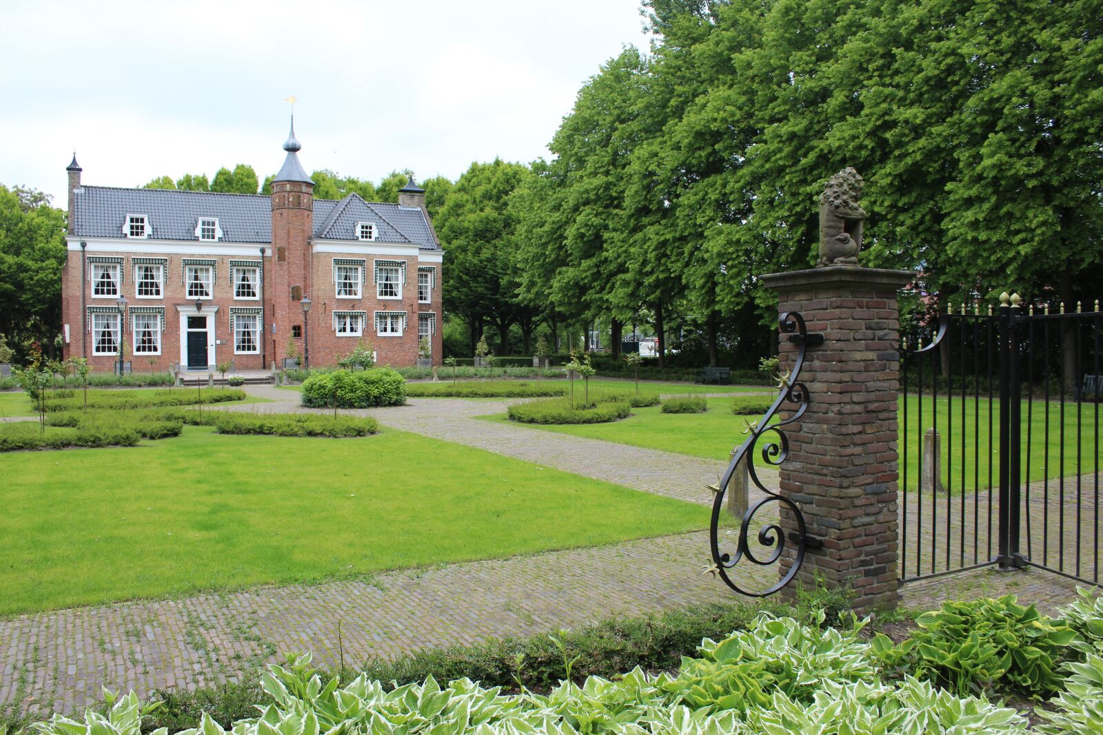 Canon EOS 1200D (EOS Rebel T5 / EOS Kiss X70 / EOS Hi) sample photo. Villa, charlois, rotterdam photography