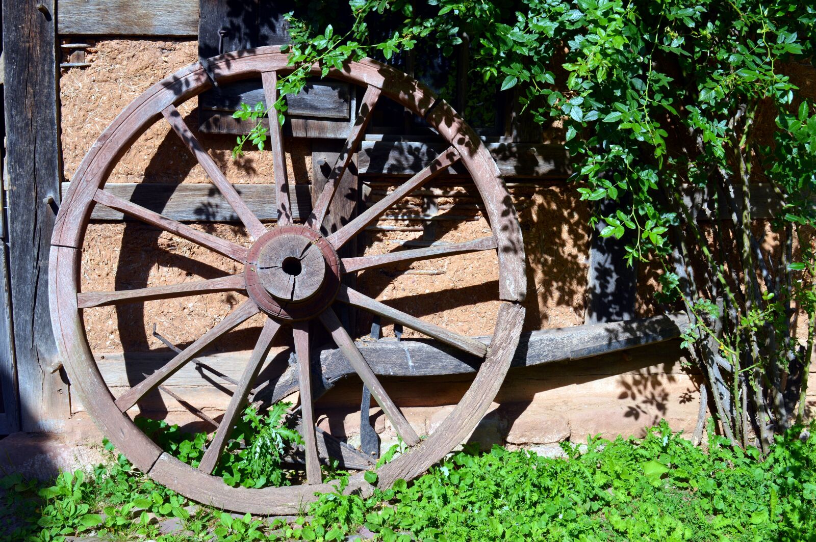 Nikon D3200 sample photo. Wheel, wooden wheel, wagon photography