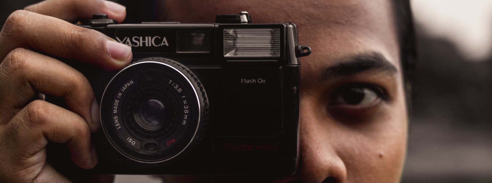 Nikon D3200 sample photo. Camera, eyes, flash photography