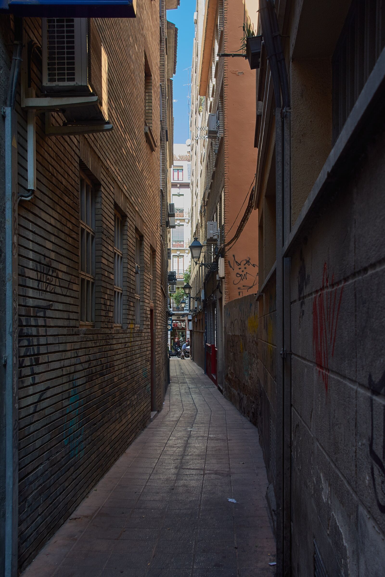 Nikon D7200 sample photo. Alley, street, architecture photography