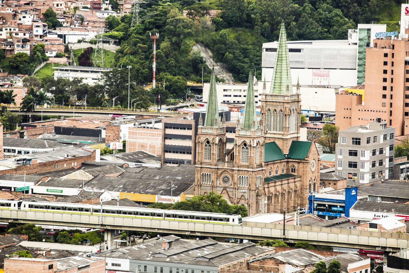 Canon EOS 5D Mark III + Canon EF 70-200mm F2.8L USM sample photo. Colombia, landscape, church photography