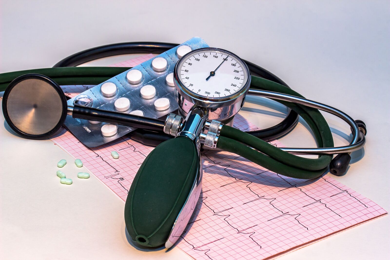 Canon EOS 650D (EOS Rebel T4i / EOS Kiss X6i) sample photo. Blood pressure monitor, high photography