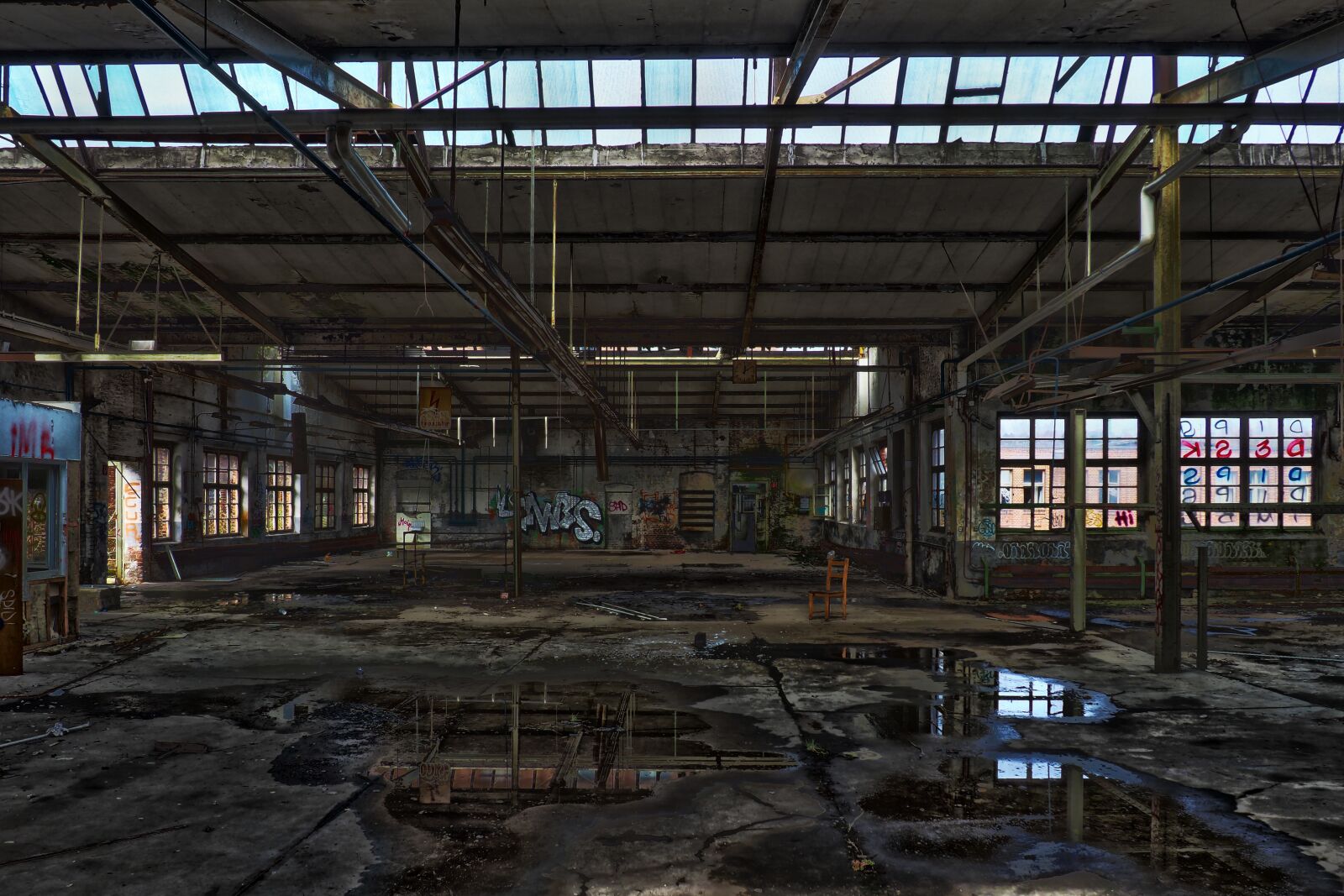 Olympus OM-D E-M10 sample photo. Abandoned, architecture, old photography